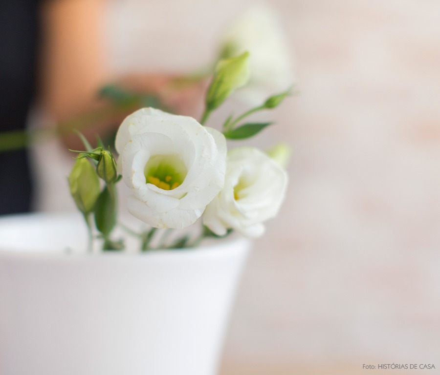 05-decoracao-arranjo-flores-brancas