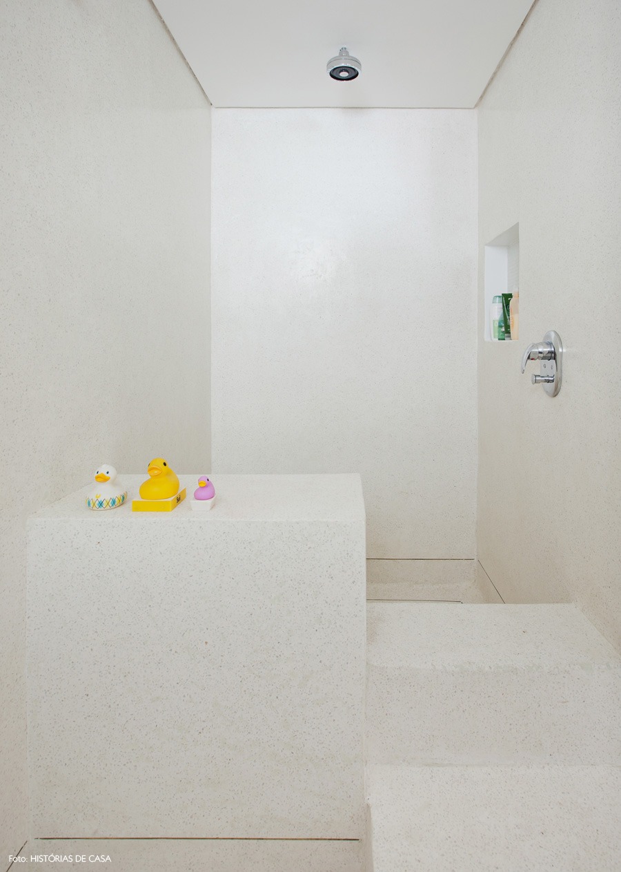 42-decoracao-banheiro-amplo-granilite-box-paredes