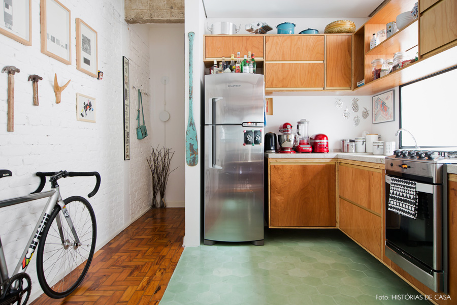 08-decoracao-cozinha-piso-ladrilho-hidraulico-hexagonal-verde