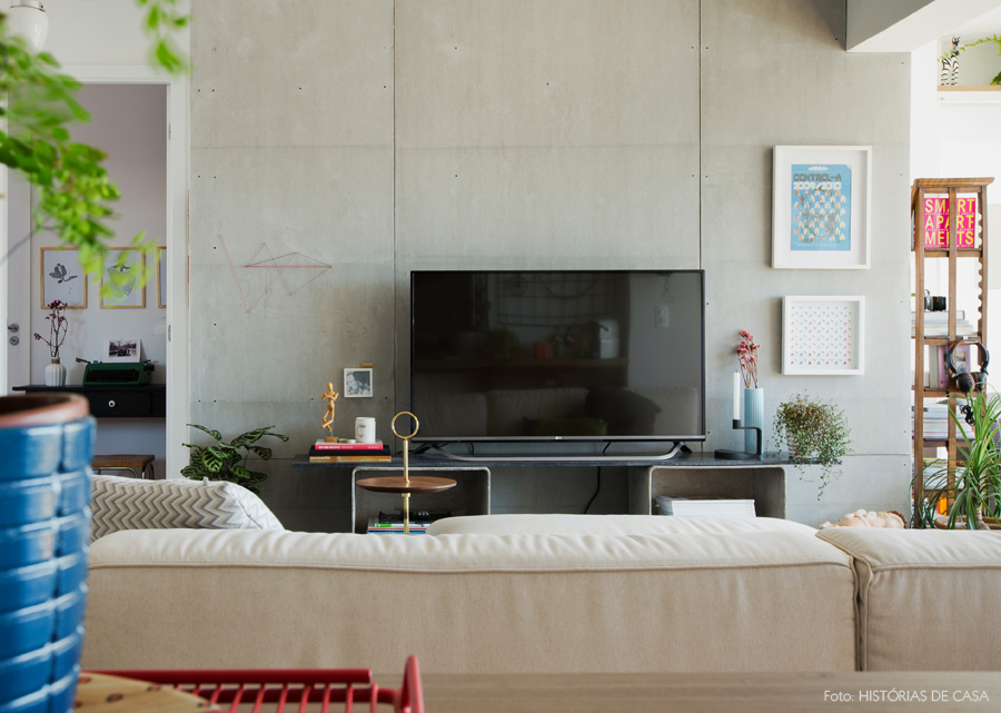 11-decoracao-apartamento-integrado-painel-televisao-concreto-placa