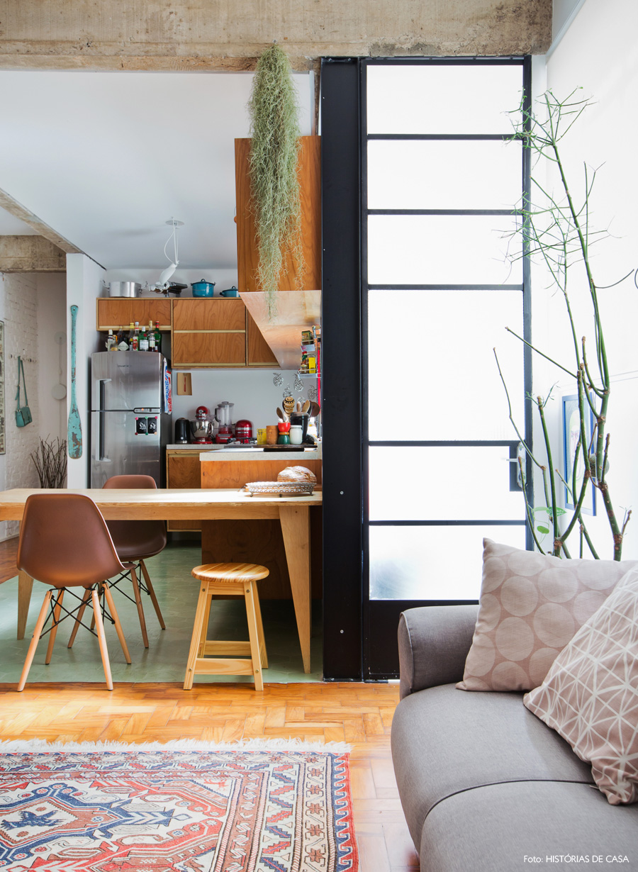 19-decoracao-sala-estar-cozinha-integrada-tijolinho-concreto-ladrilho
