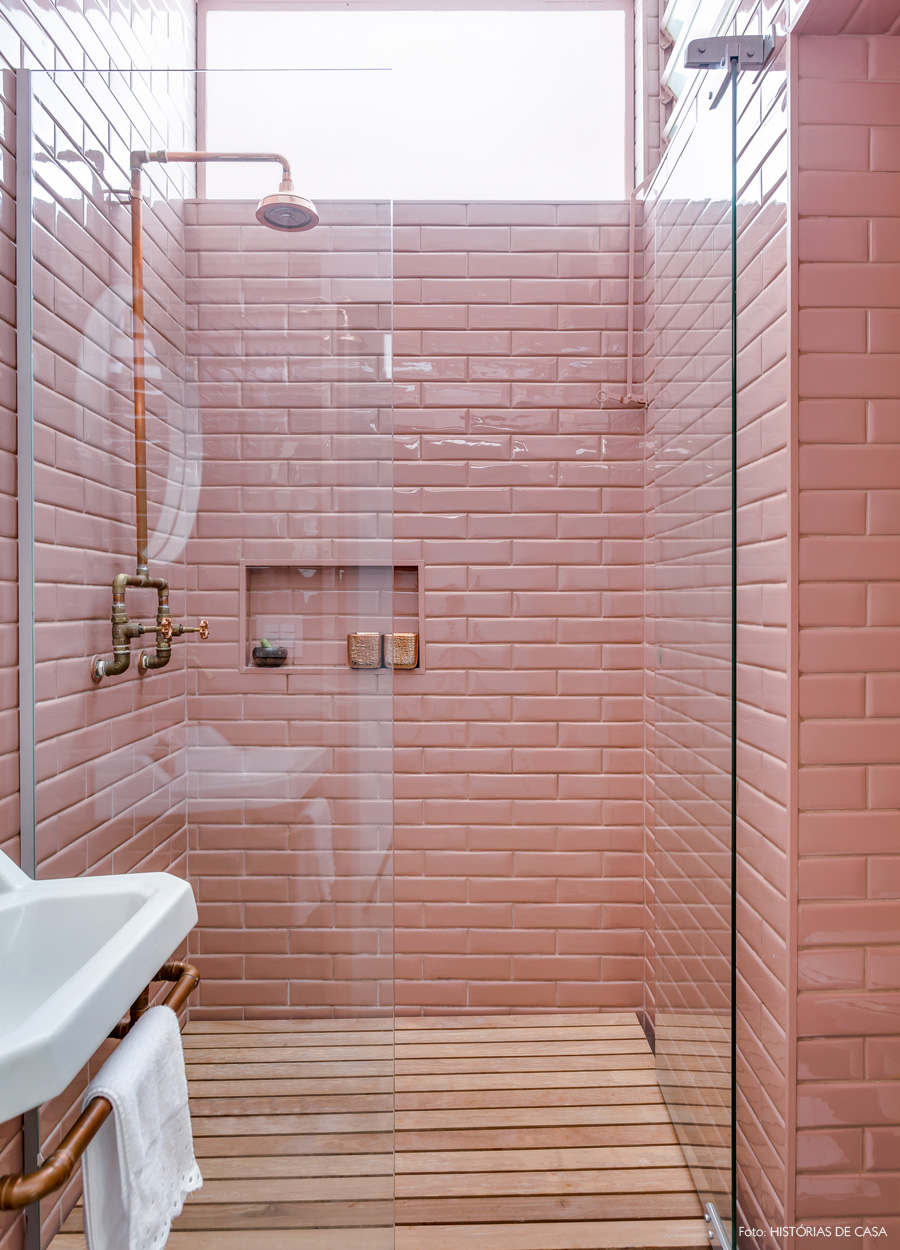 32-decoracao-banheiro-lavabo-rosa-subway-tiles-azulejos-metro