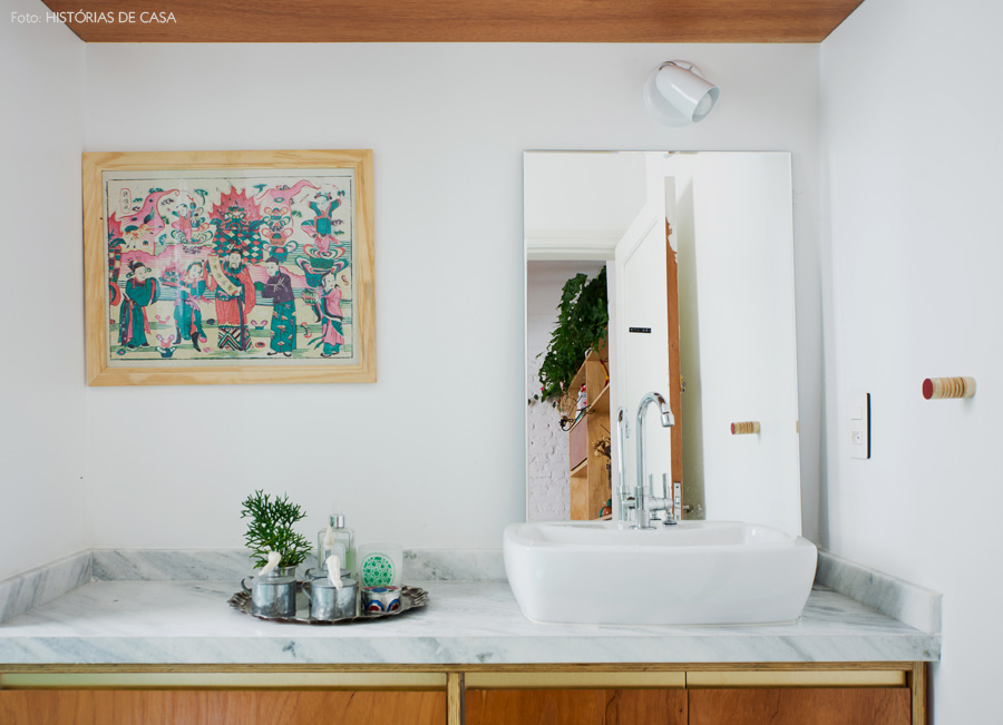 45-decoracao-banheiro-bancada-marmore-madeira