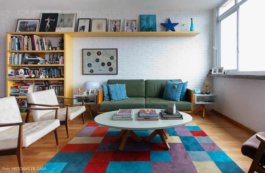 01-decoracao-sala-colorida-tapete-sofa