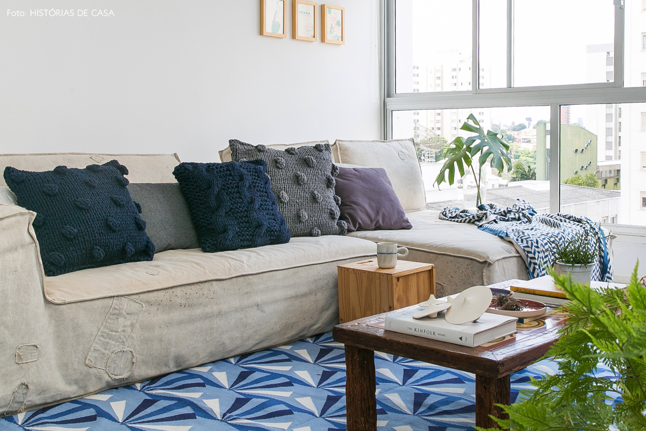 10-decoracao-apartamento-integrado-sofa-lona-almofadas-trico