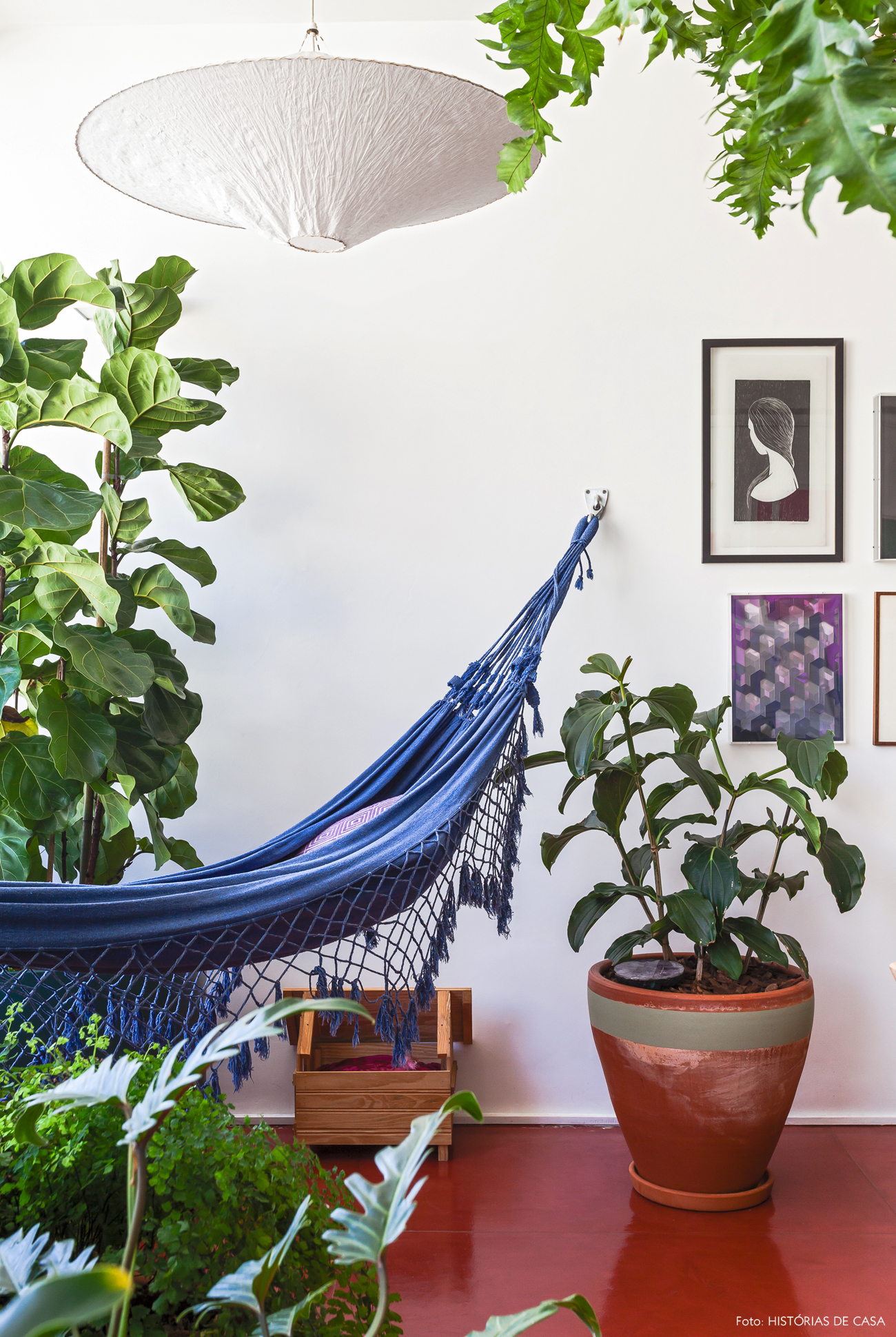 10-decoracao-plantas-no-apartamento-jardim-interno-rede-de-balanco
