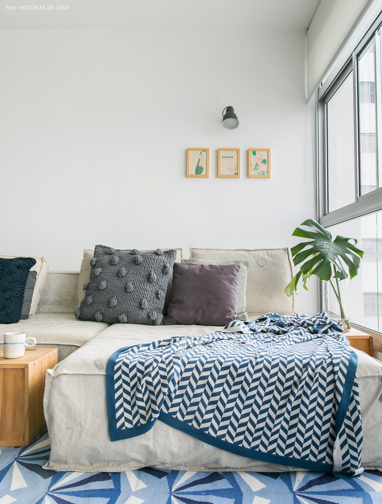 12-decoracao-apartamento-integrado-sofa-lona-almofadas-trico