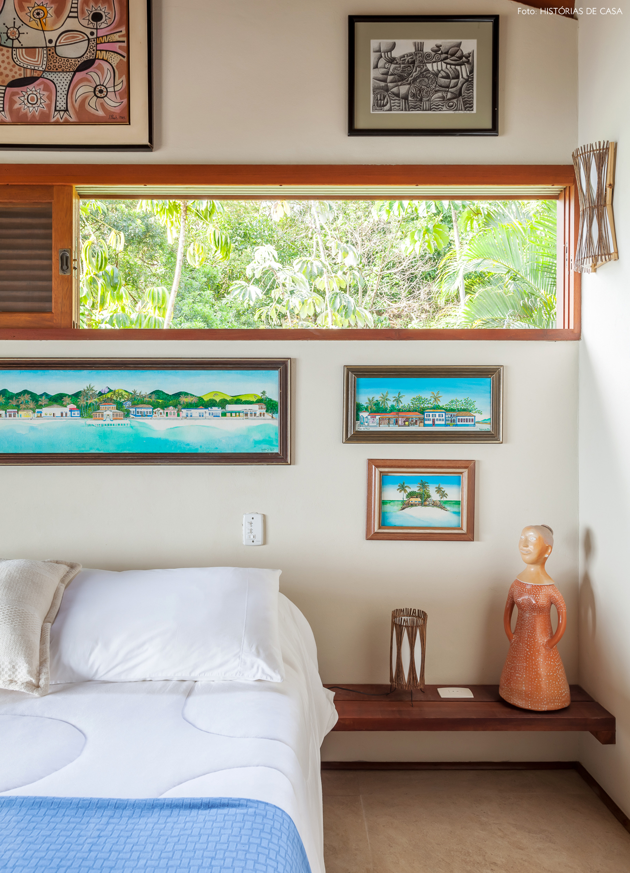26-decoracao-casa-de-praia-de-madeira-quarto-azul-e-branco
