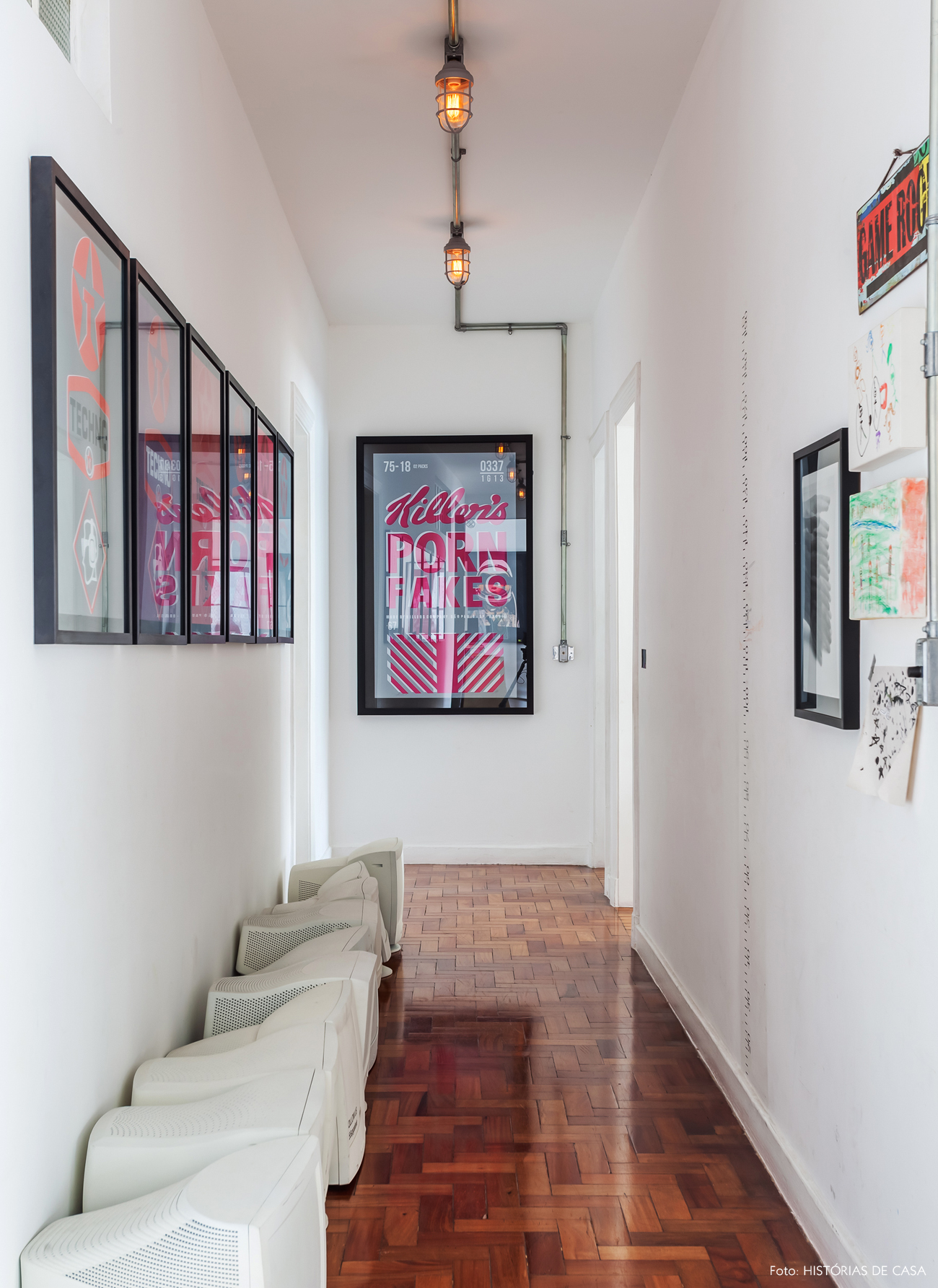 30-decoracao-apartamento-julia-morelli-obras-de-arte-corredor