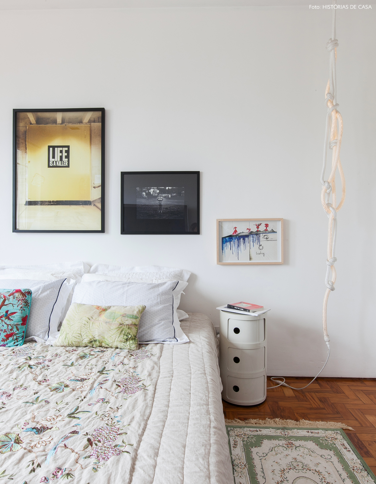 35-decoracao-apartamento-quarto-branco-tecidos-estampados