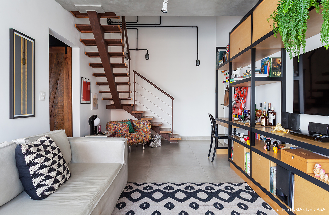 Apartamento colorido com ares de loft