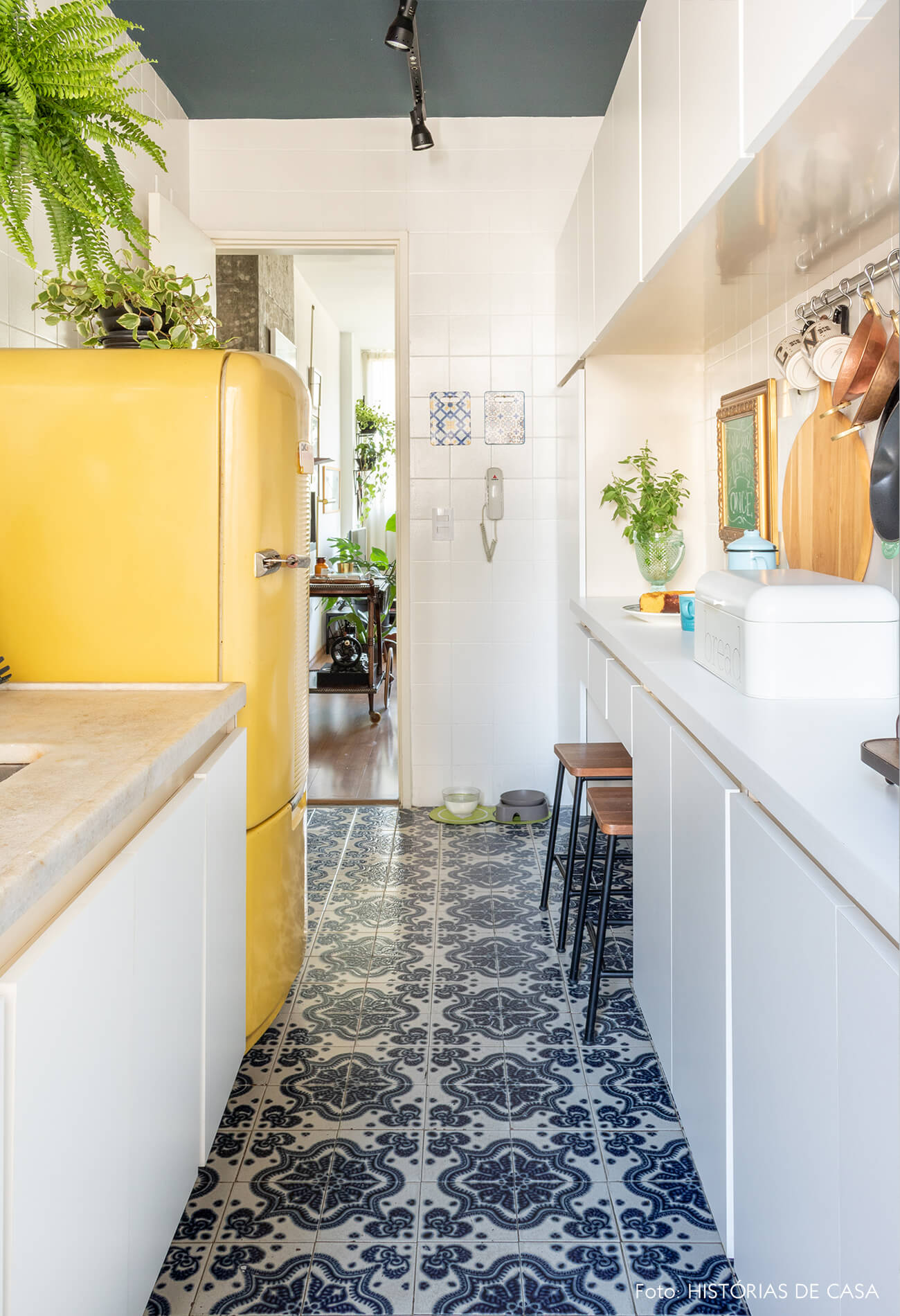 geladeira amarela cozinha