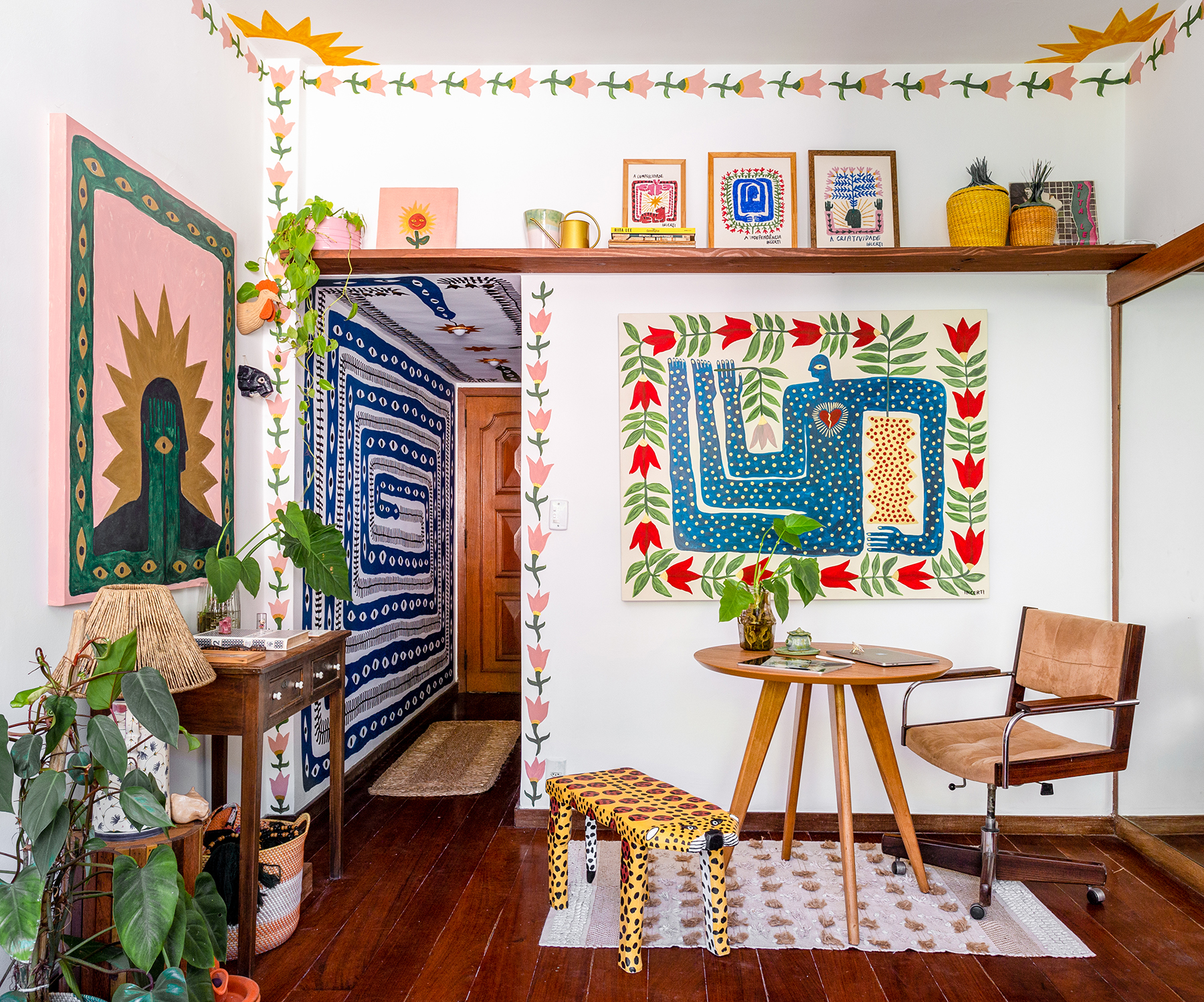 Apartamento alugado com decoração super colorida