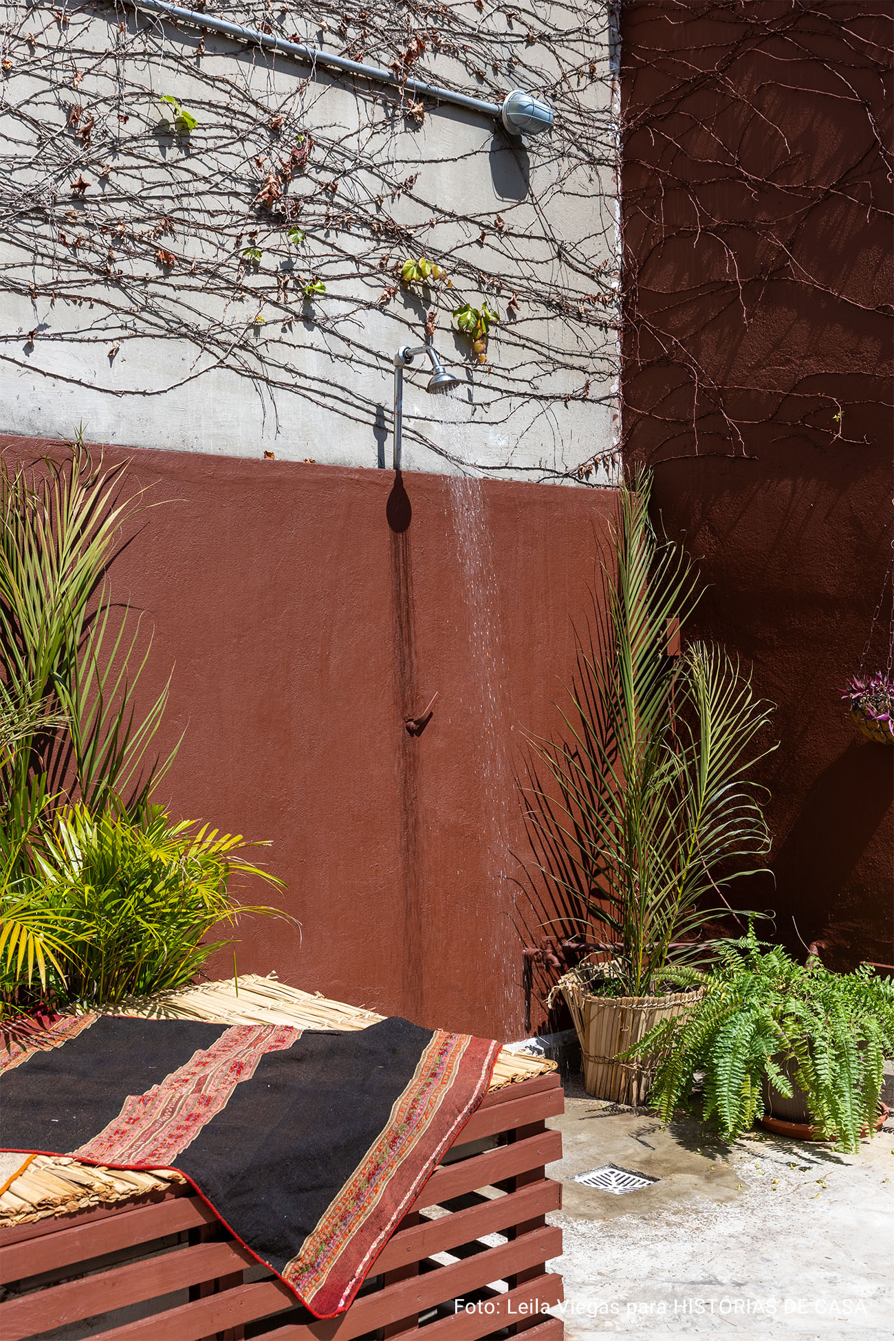 Antes e Depois: casa de vila ganhou novas cores da Suvinil na cozinha e na fachada.