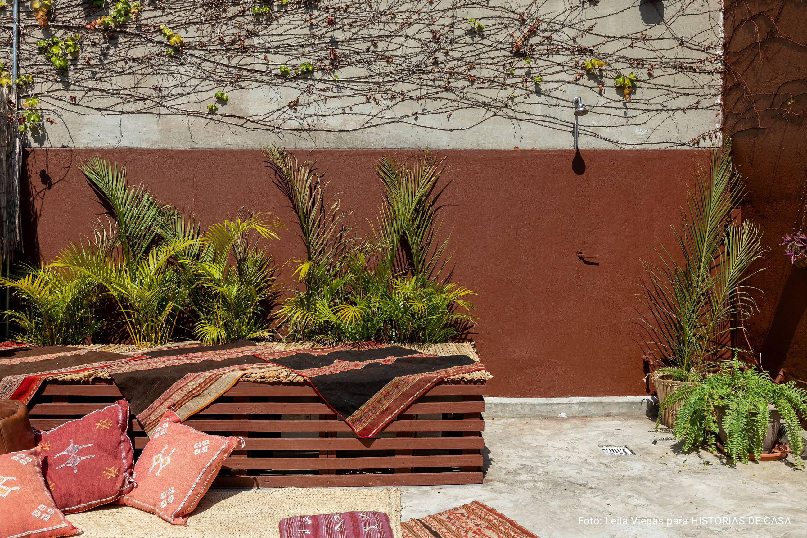 Antes e Depois: casa de vila ganhou novas cores da Suvinil na cozinha e na fachada.